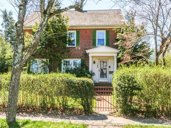 146 Allyn St, Holyoke, MA 01040