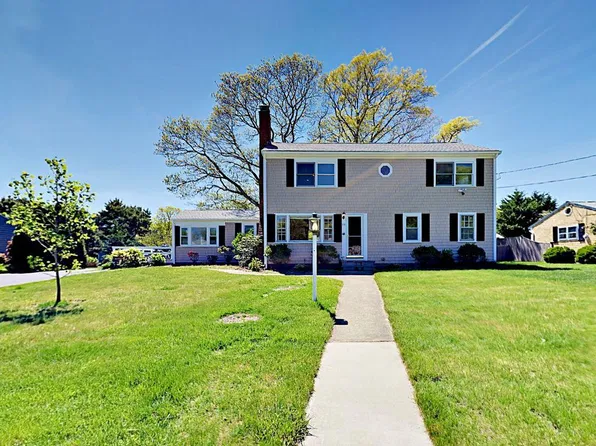 69 Crowes Purchase Rd, West Yarmouth, MA 02673