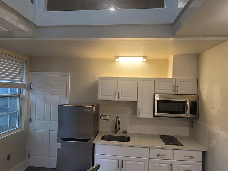 830 Hamilton Ct — Photo 1