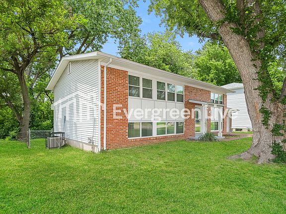 2nd image of 2215 Spoonwood Dr