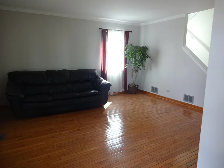 1340 Burke Ln — Photo 2