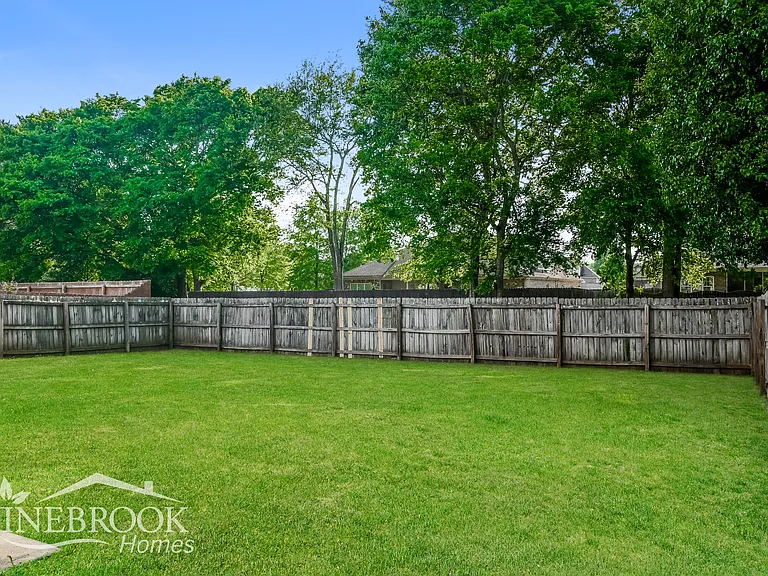 400 Jasmine Dr — Photo 15