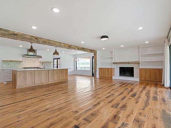 12th image of this home