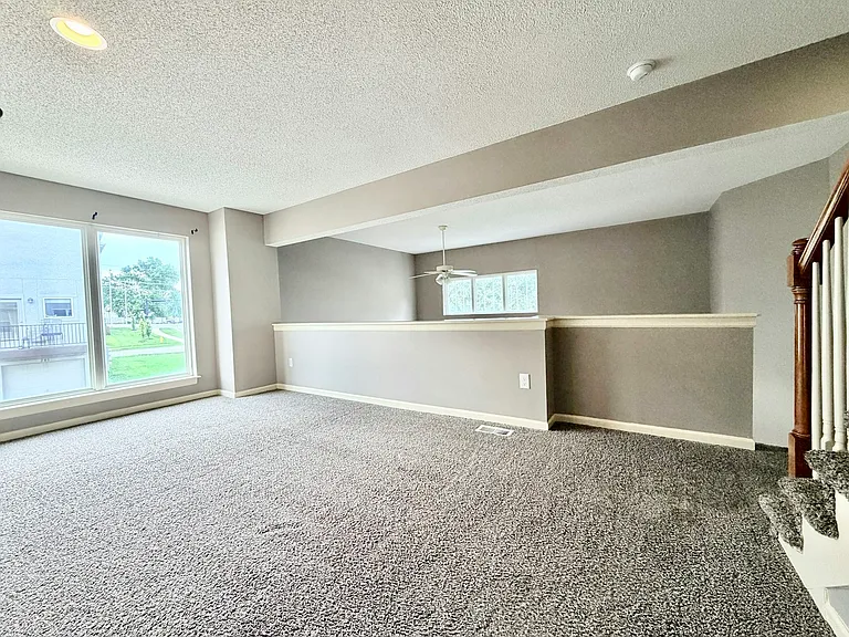 224 N Hedge Ln — Photo 21