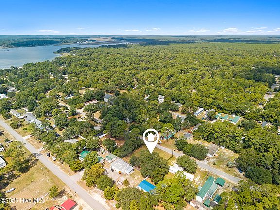 5th image of 669 Harbor Drive SE