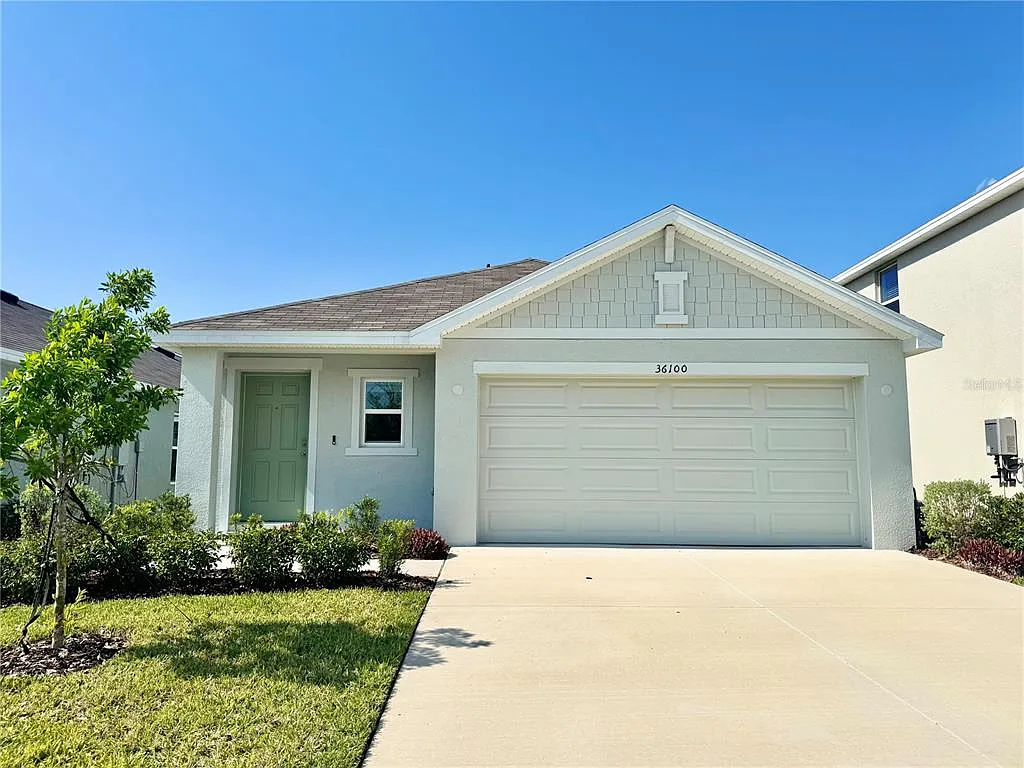 Building Photo - 36100 Sunflower Hill Dr