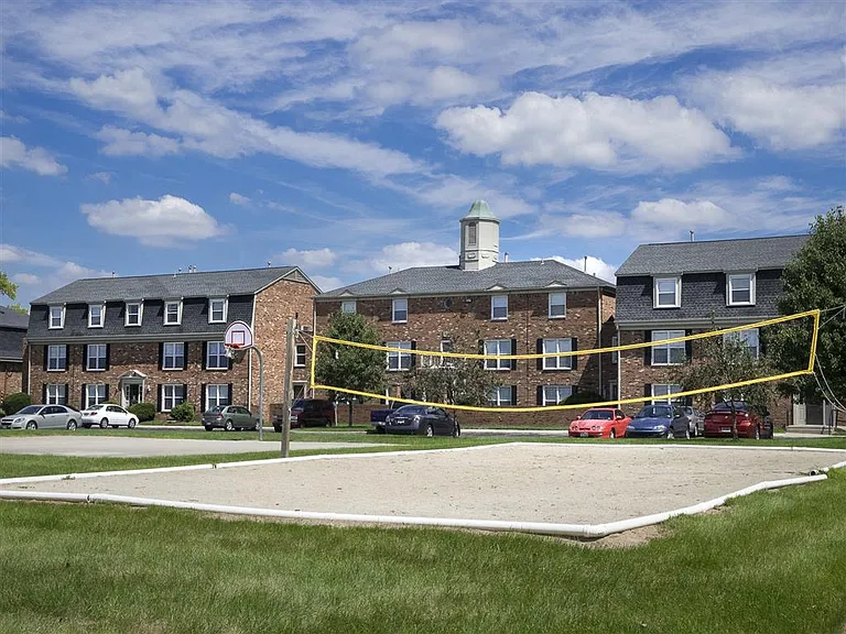 Yorktown Colony Apartments — Photo 5