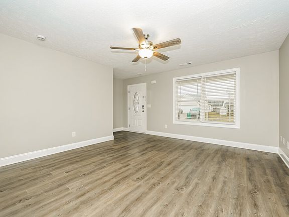 5th image of 1040 Tammy Sue Ln