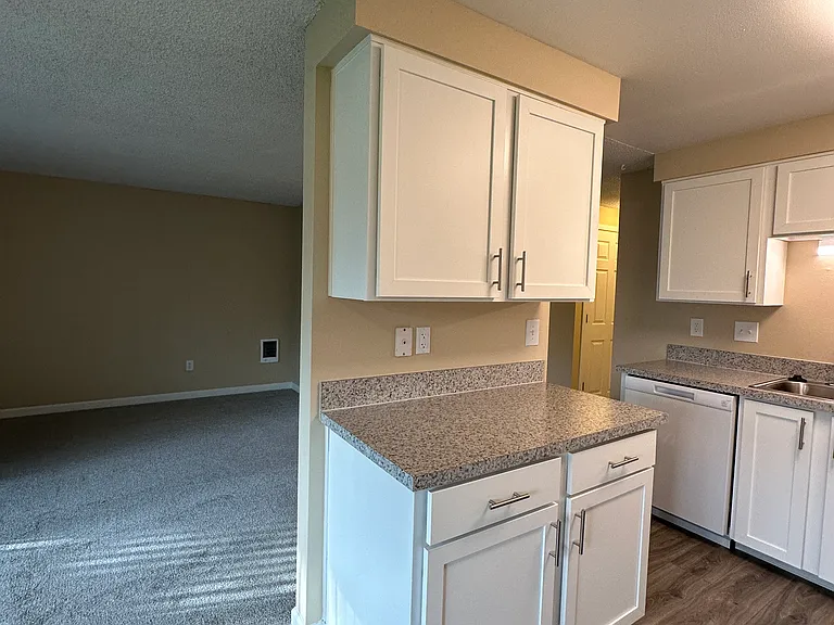 Evanbrook Apartments — Photo 23