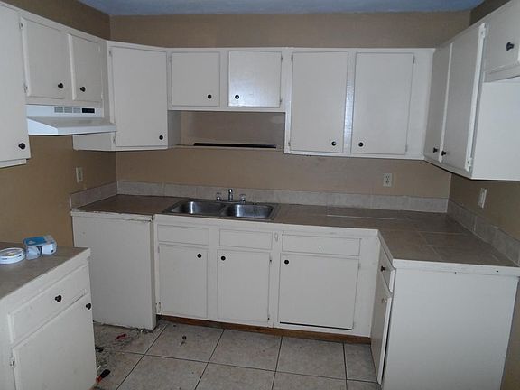 5th image of 3419 SE 21st Ave