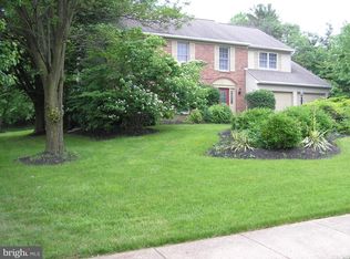 222 Saxony Dr, Newtown, PA 18940