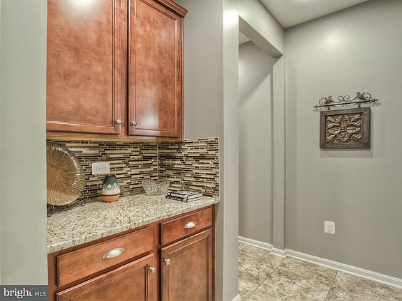 5th image of 45 Daffodil Ln