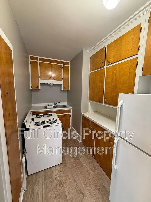 1 bed, 1.0 bath, 780 sqft, $825 — Photo 2
