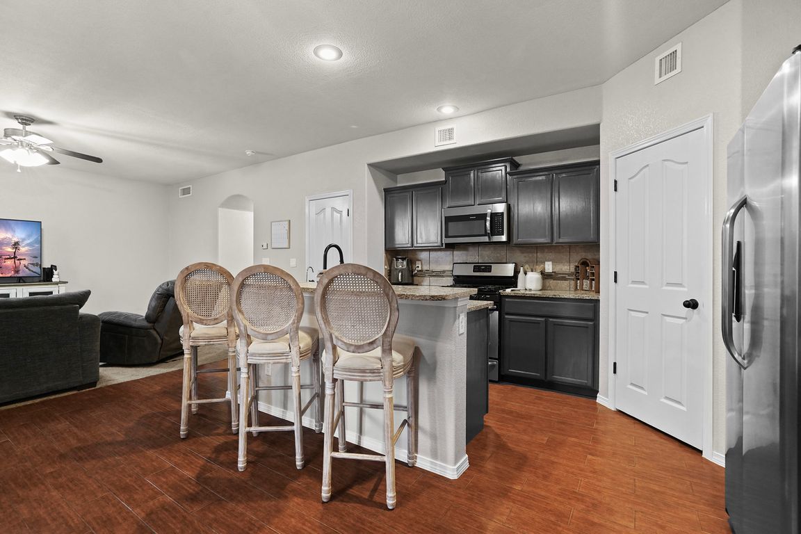 next background image