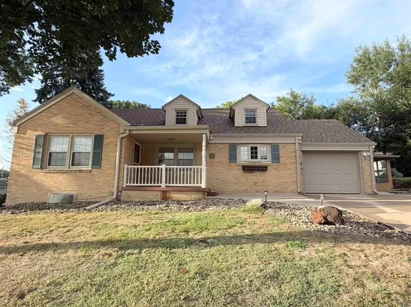 3602 Pierce Pl, Sioux City, IA 51104