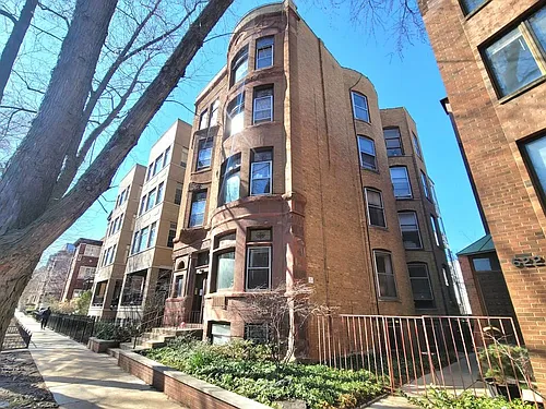 626 W Wellington Ave #RG Photo 1