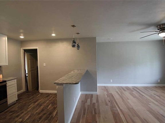 5th image of 2452 Kilarney Dr