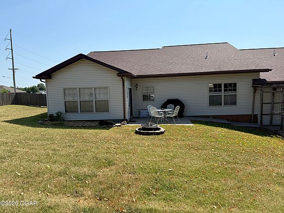 3rd image of 2610 S Adele Ave