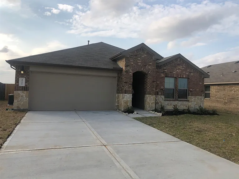 1810 Gibbons Creek Dr — Photo 1