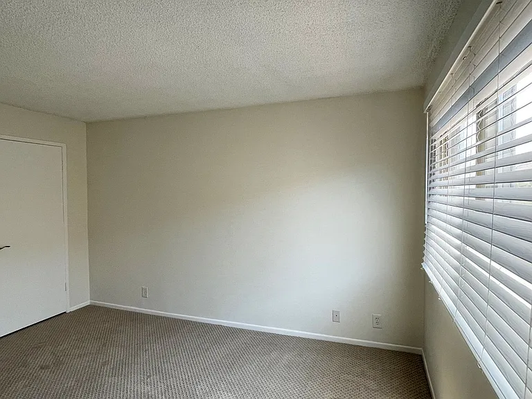 8047 Redlands St — Photo 4