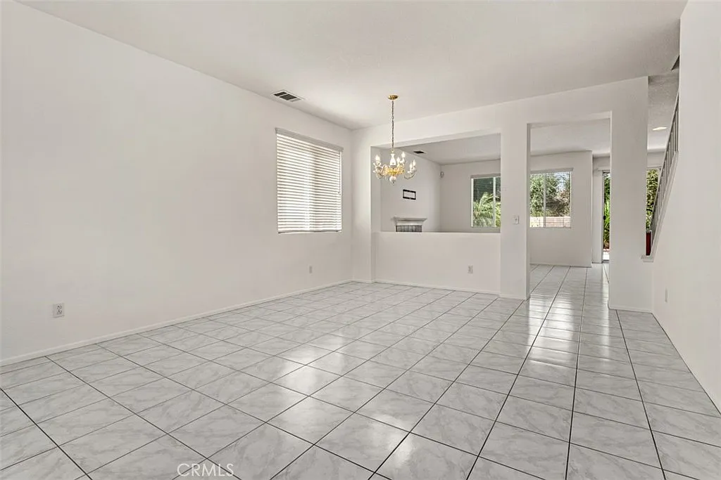 4 bed, 2287 sqft, $5,000 — Photo 3