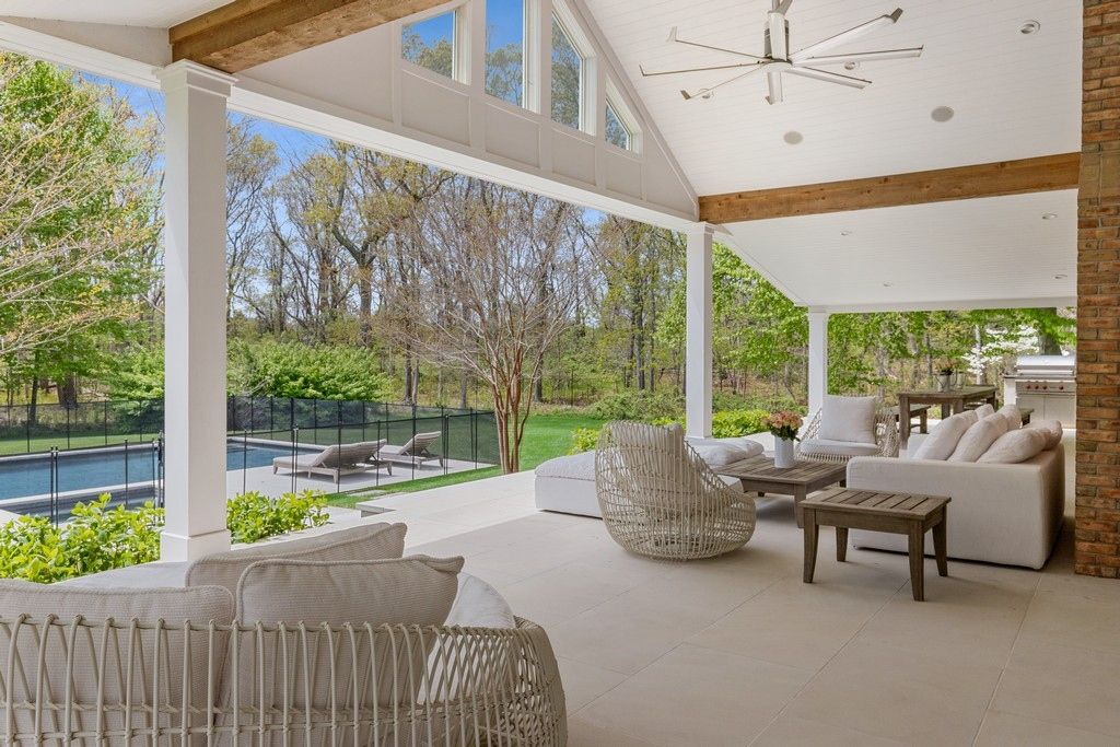 Indoor/Outdoor Living