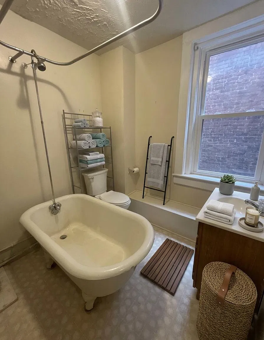 1 bed, 1.0 bath, 700 sqft, $1,050 — Photo 4
