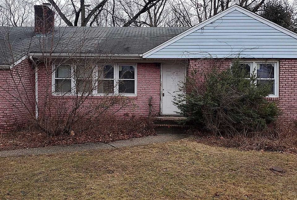 1st image of 394 Broadway Greenlawn