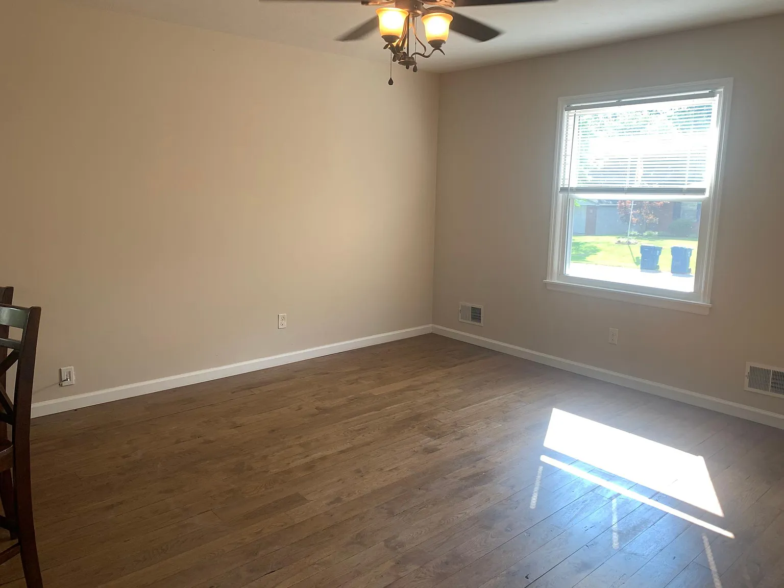 10610 Hume Ct — Photo 3
