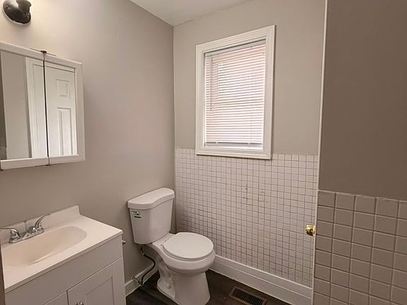 3rd image of 90 Orchard St #1A