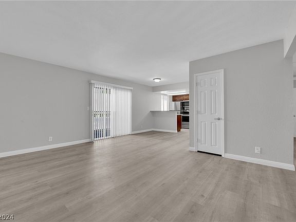 5th image of 5440 River Glen Dr Unit 383