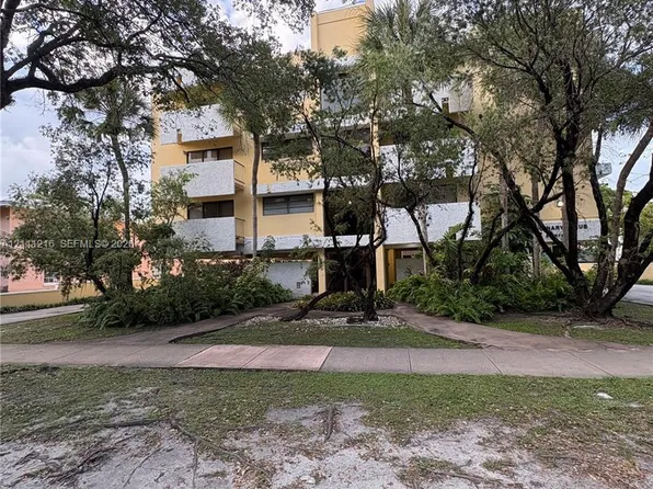 525 Coral Way APT 303, Coral Gables, FL 33134