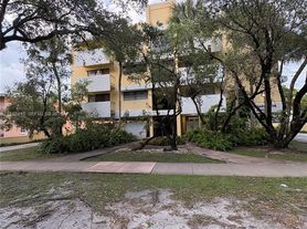 525 Coral Way, Coral Gables, FL