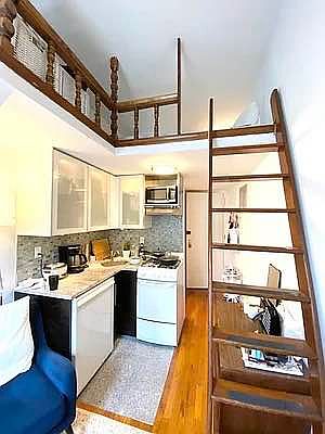 3rd image of 100 W 71st St #2B