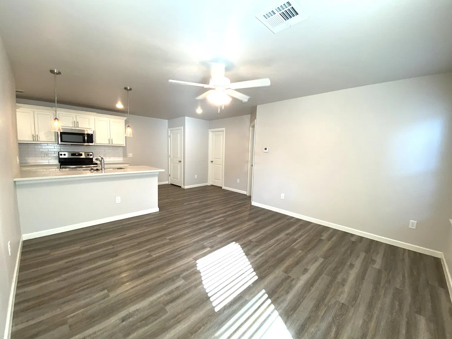 4 bed, 1500 sqft, $1,545 — Photo 4