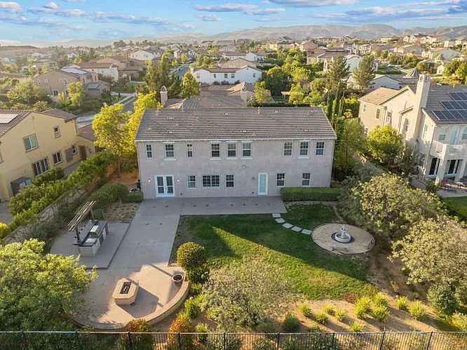 5 bed, 5434 sqft, $8,000 — Photo 4