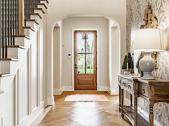 4th image of 3844 Cherwell Dr