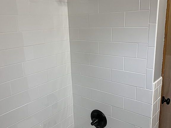 5th image of 92 Norwood Dr
