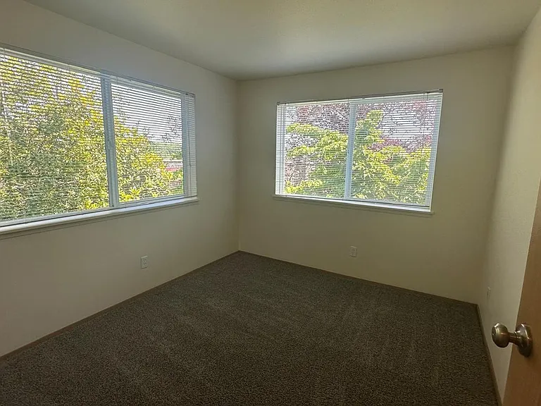 3210 SW Avalon Way — Photo 8