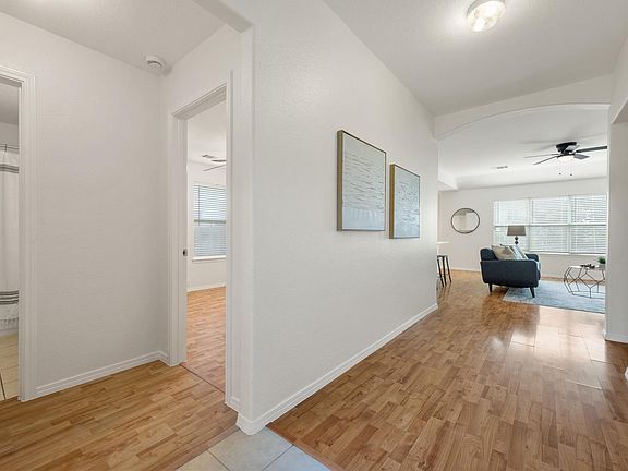 4th image of 633 Arrowood Pl