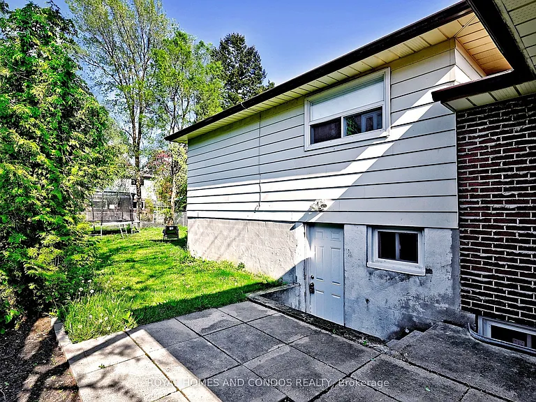 27 Marlena Dr — Photo 3