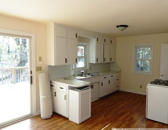 2nd image of 2954 Mildred Dr
