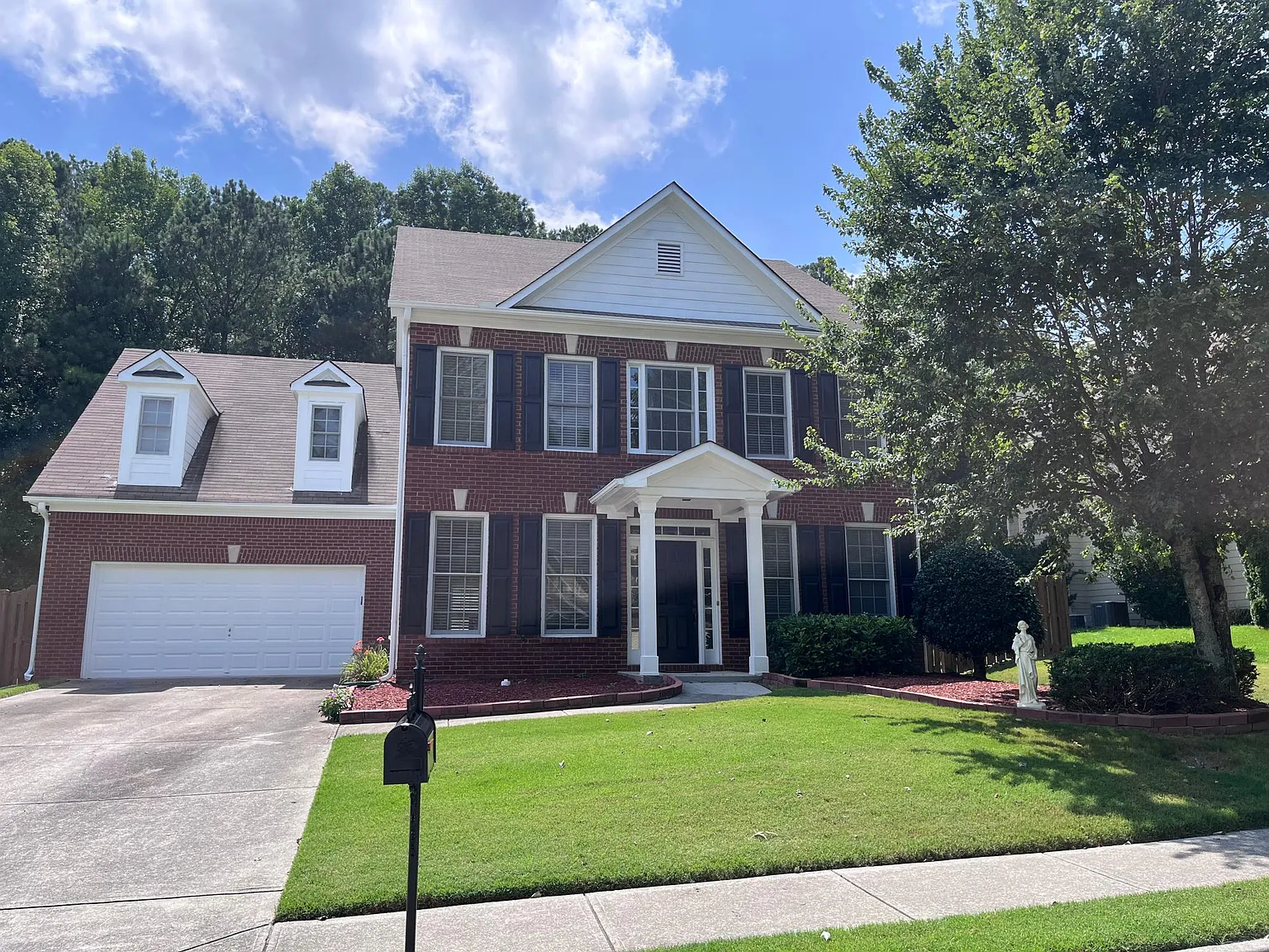 1712 Hillside Bend Xing photo 1