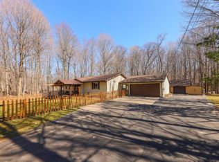 11319 McGregor Rd, Pinckney, MI 48169
