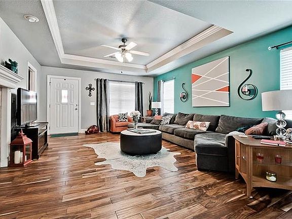 3rd image of 706 Windsor Ln