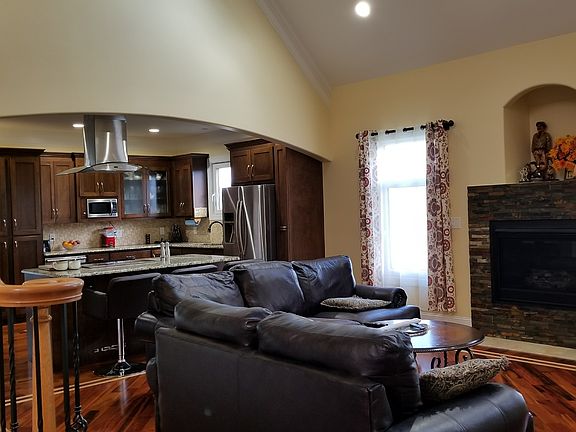 4th image of 5022 Orchard Park Dr