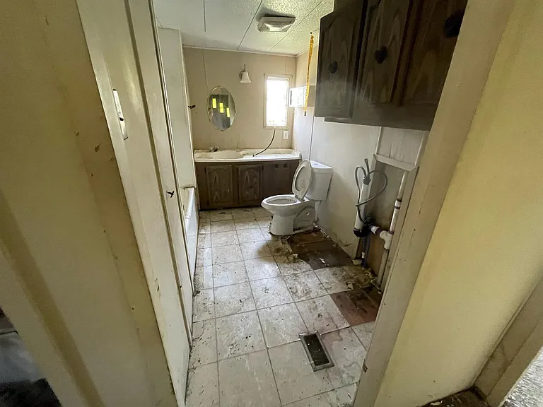 56 Lincoln Ave — Photo 13