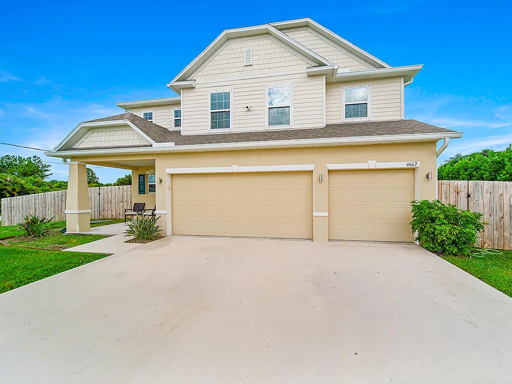 5 bed, 3.5 bath, 3212 sqft, $4,500 — Photo 2