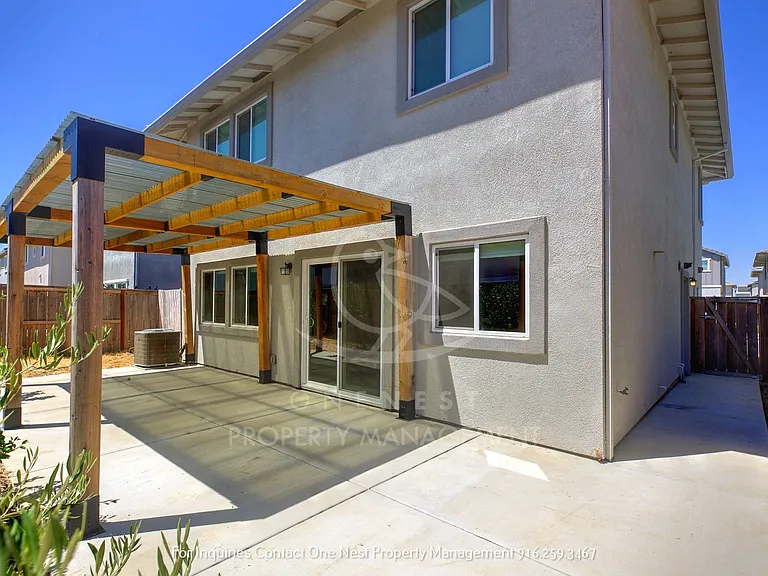 968 Franklin St — Photo 24