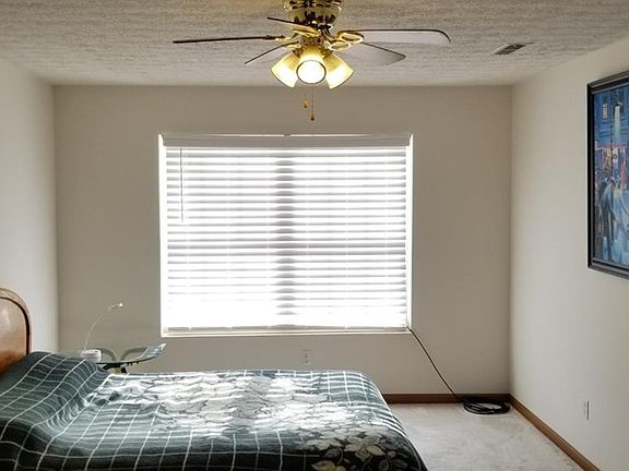 5th image of 668 Villa Dr